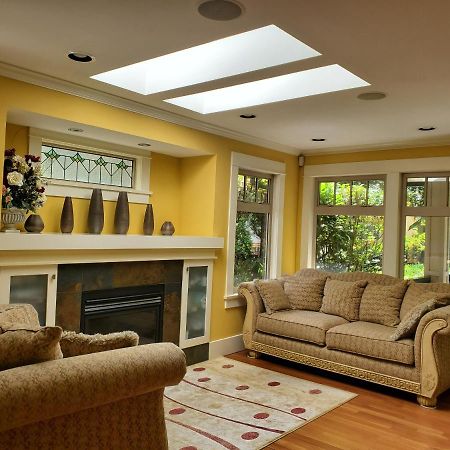 Elegant, Sunny Modern Home With Skylights - Kitsilano, Βανκούβερ Εξωτερικό φωτογραφία