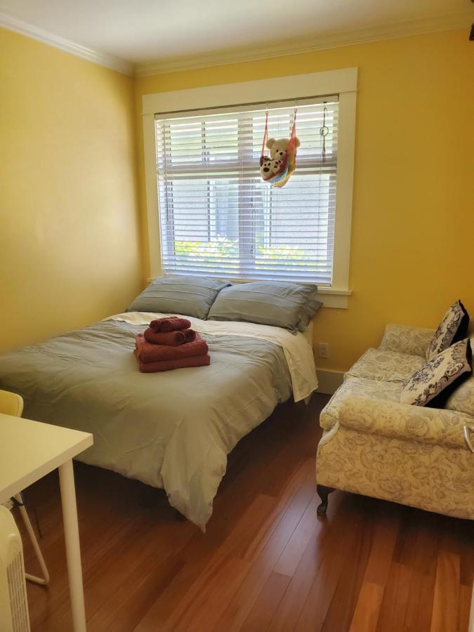 Elegant, Sunny Modern Home With Skylights - Kitsilano, Βανκούβερ Εξωτερικό φωτογραφία