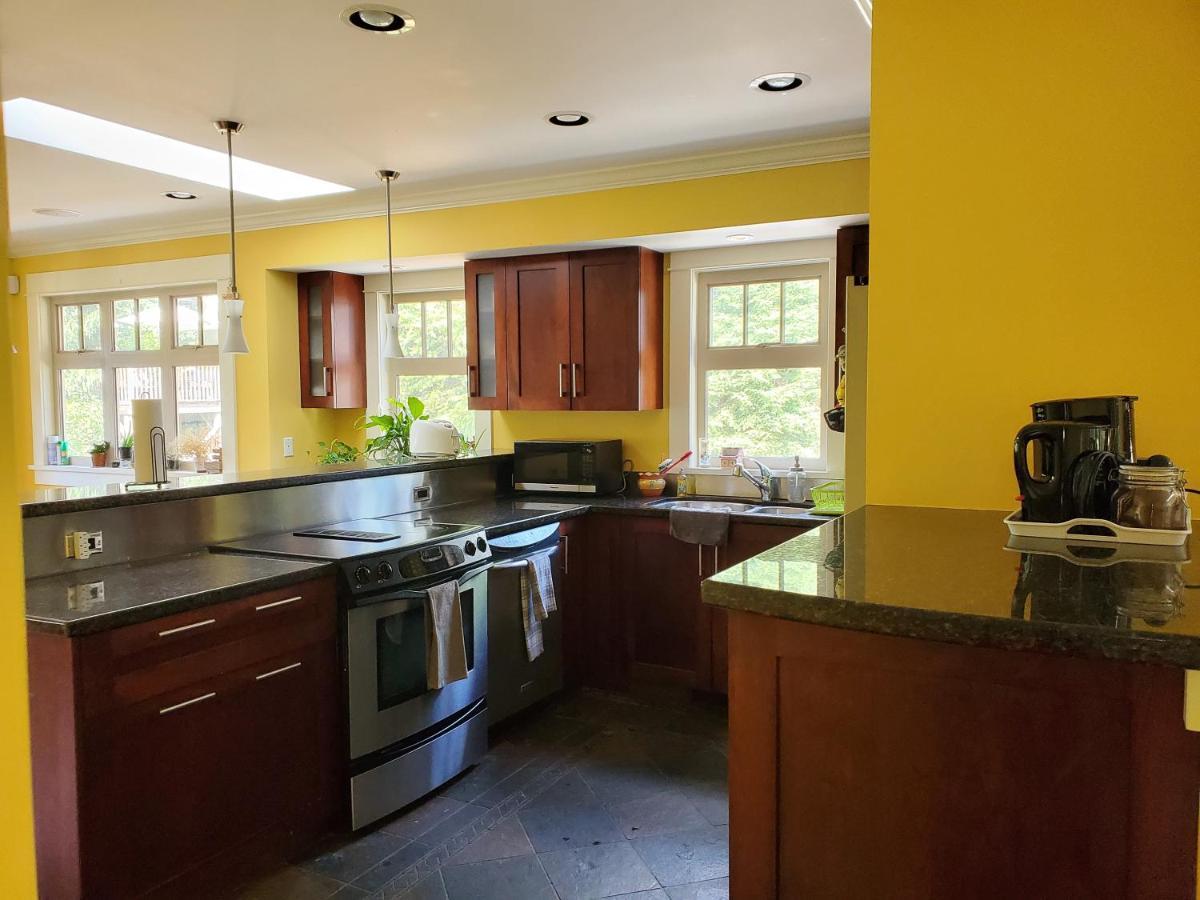 Elegant, Sunny Modern Home With Skylights - Kitsilano, Βανκούβερ Εξωτερικό φωτογραφία